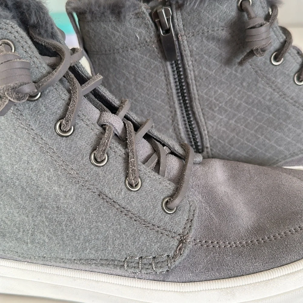 Sperry women gray